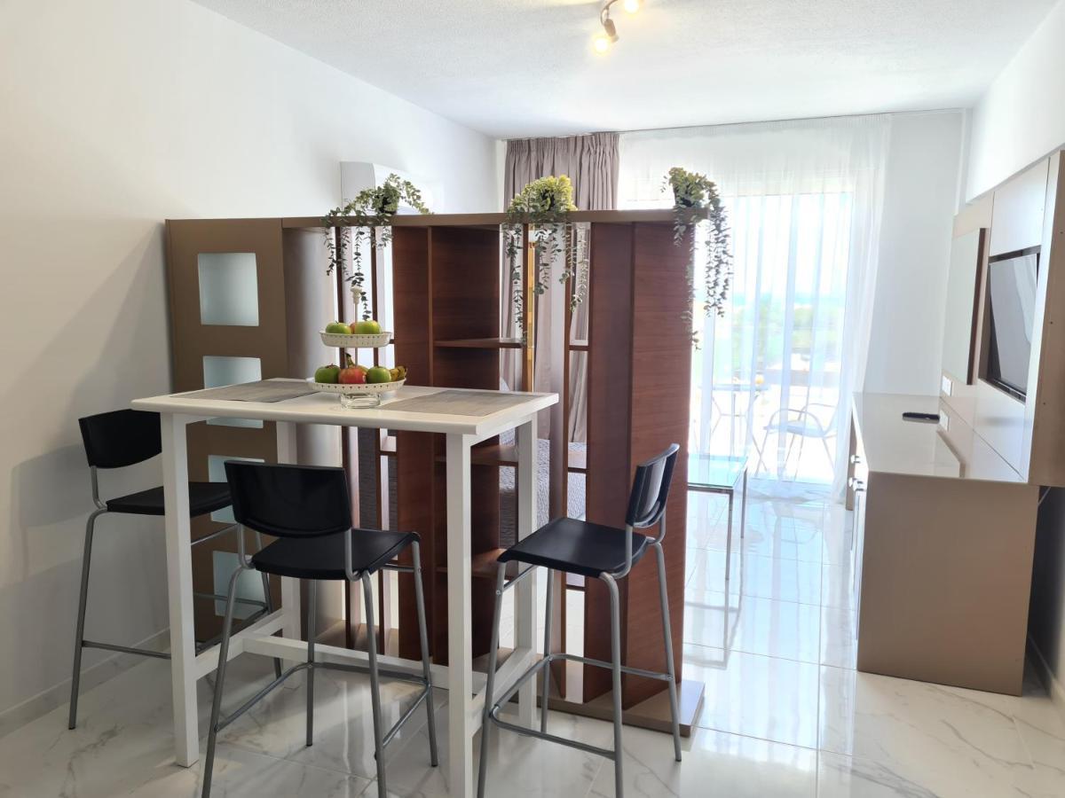 Fotoxenia Luxury Apts Paralimni Exterior photo