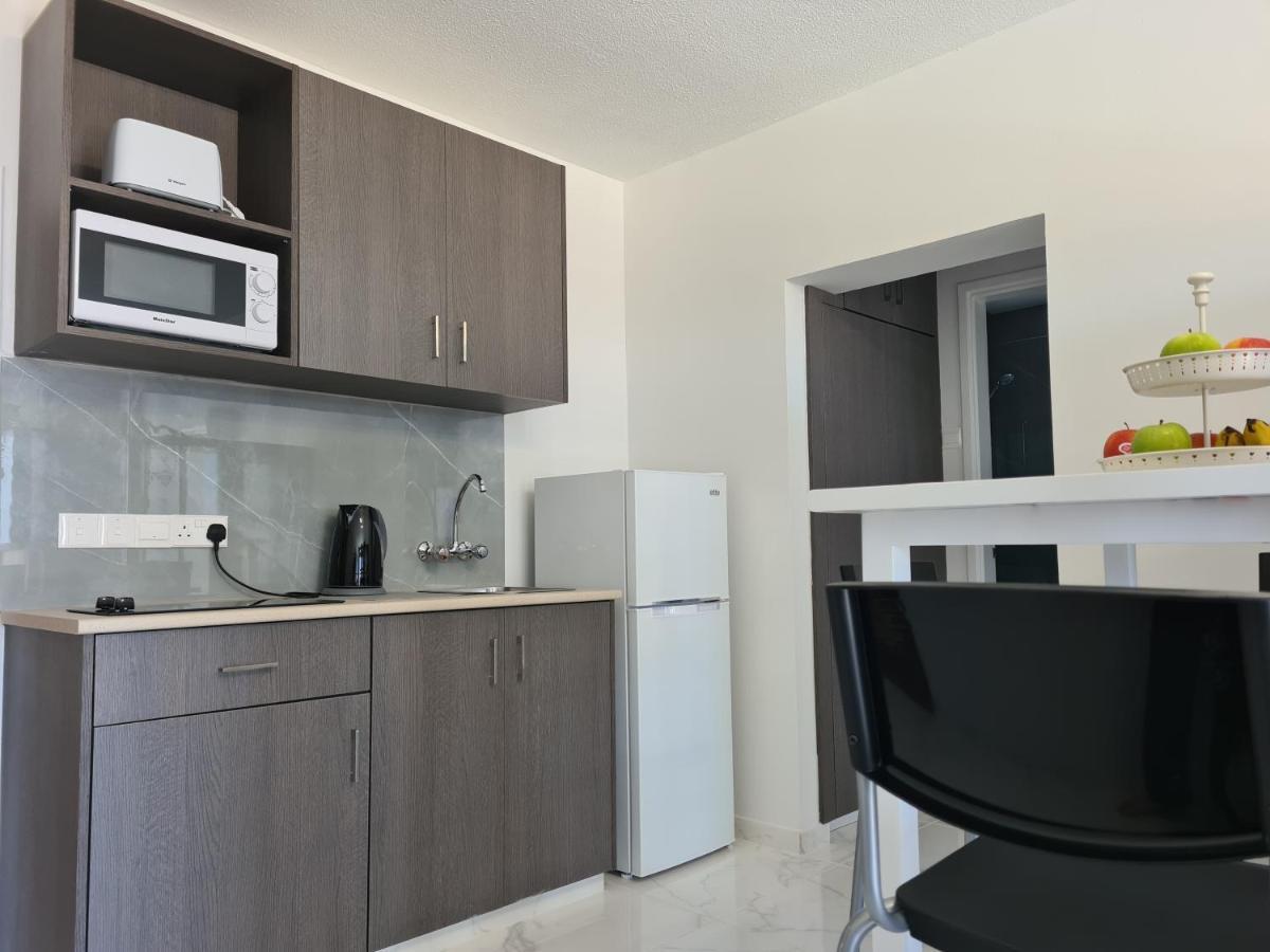 Fotoxenia Luxury Apts Paralimni Exterior photo