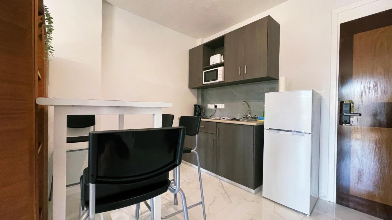 Fotoxenia Luxury Apts Paralimni Exterior photo