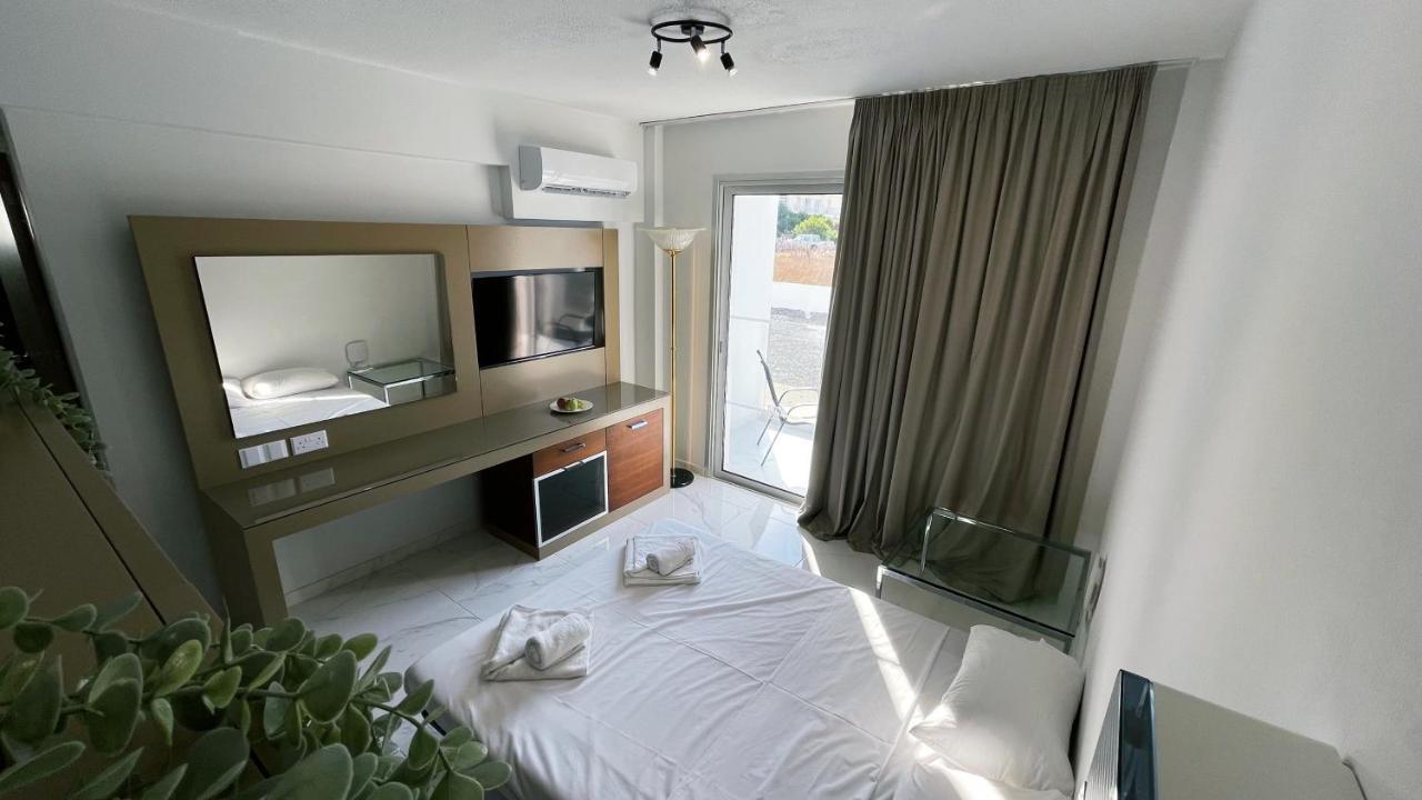 Fotoxenia Luxury Apts Paralimni Exterior photo
